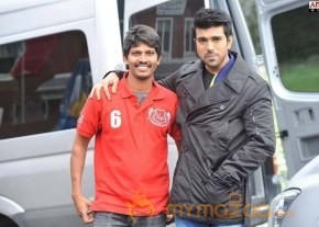 Yevadu Movie Working Stills photo 9