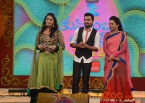 ZEE TELUGU KUTUMBAM AWARDS 2012 photo 17