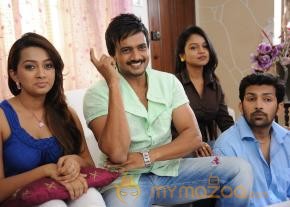 1000 Abaddalu Movie Stills  photo 19