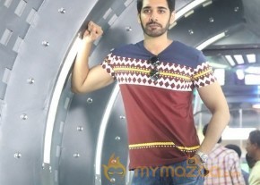 Aatadukundam Raa PressMeet Stills photo 4
