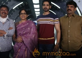 Aatadukundam Raa PressMeet Stills photo 30