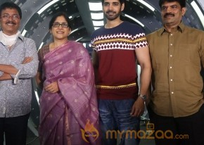 Aatadukundam Raa PressMeet Stills photo 31