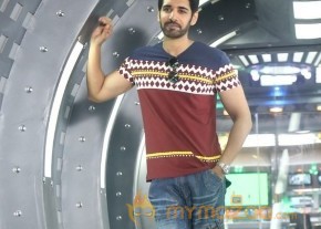 Aatadukundam Raa PressMeet Stills photo 2