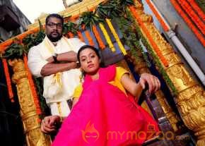 Aavu Puli Madhyalo Prabhas Pelli photo 4
