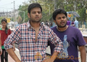 Aina Ishtam Nuvvu movie stills photo 12