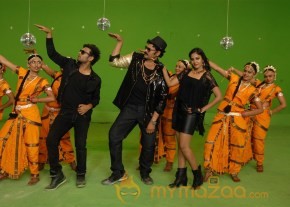 Aina Ishtam Nuvvu movie stills photo 10