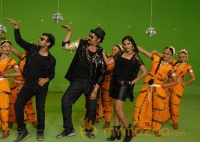 Aina Istam Nuvvu Movie Latest Photos photo 3
