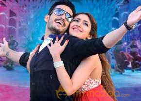 Akhil photo 7