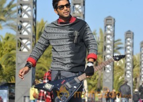 Allu Arjun Iddarammayilatho Movie Stills  photo 5