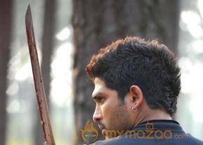 Allu Arjun In Iddarammayilatho Movie Action Stills  photo 4