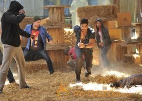 Allu Arjun In Iddarammayilatho Movie Action Stills  photo 3