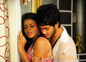 Amma Nanna Oorelithe Hot Movie Stills photo 14
