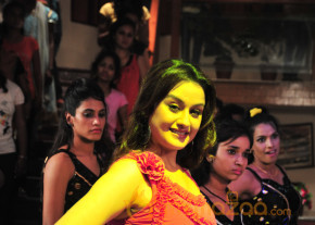 Amma Nanna Oorelithe Movie Item Song Stills  photo 69