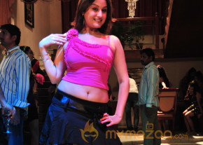 Amma Nanna Oorelithe Movie Item Song Stills  photo 39