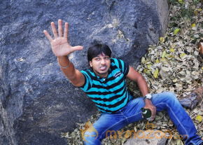 Anukunnadi Okati Ayinadi Okati Hot Movie Stills  photo 40