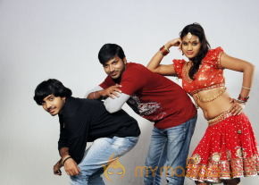 Anukunnadi Okati Ayinadi Okati Hot Movie Stills  photo 61