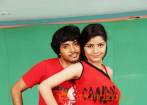 Anukunnadi Okati Ayinadi Okati Hot Movie Stills  photo 26