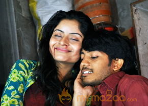 Anukunnadi Okati Ayinadi Okati Hot Movie Stills  photo 36