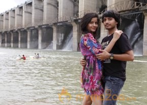 Anukunnadi Okati Ayyindi Okati Movie Stills  photo 8