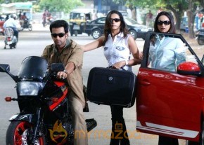 ATM Movie photo 13