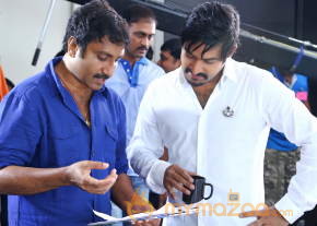  Baadshah Movie Onlocation Stills 
