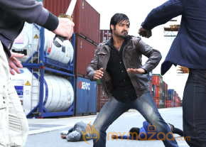 Baadshah New Movie Stills   photo 25