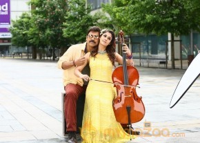 Babu Bangaram Movie Photos photo 5