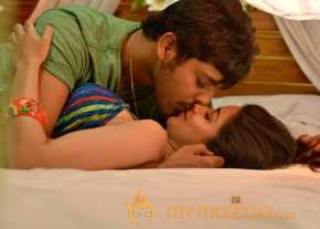 Best Actors Movie Nandu Madhurima Hot Romancing Stills photo 6