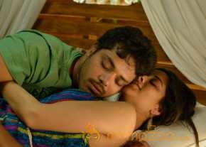 Best Actors Movie Nandu Madhurima Hot Romancing Stills photo 5