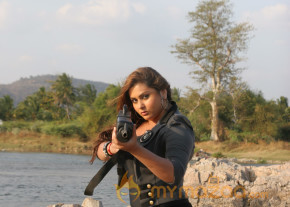 Bhaja Bhajantrilu Movie Spicy Stills  photo 69