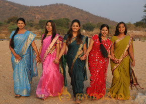 Bhaja Bhajantrilu Movie Spicy Stills  photo 70