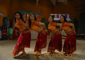 Bhaja Bhajantrilu Movie Spicy Stills  photo 31