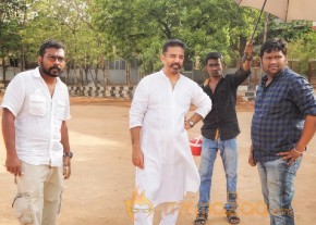 Cheekati Rajyam movie working stills photo 10