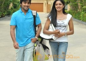 Chukkalanti Ammayi Chakkanaina Abbai Movie Stills  photo 6