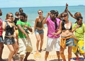 Chukkalanti Ammayi Chakkanaina Abbai Movie Stills  photo 26