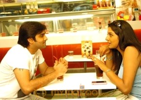 Chukkalanti Ammayi Chakkanaina Abbai Movie Stills photo 11