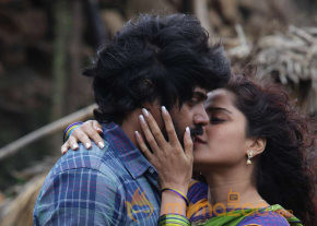 Dalam New Movie Stills   photo 6