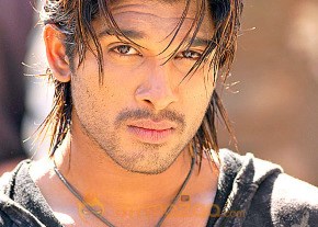 Desamuduru Movie Stills photo 6