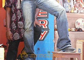 Desamuduru Movie Stills photo 12
