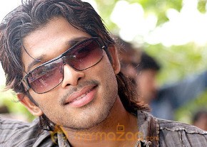 Desamuduru Movie Stills photo 31