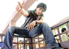 Desamuduru Movie Stills photo 32