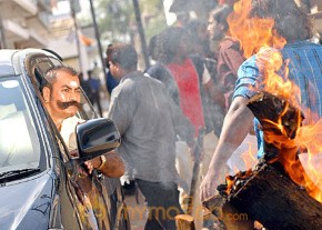 Desamuduru Movie Stills photo 39