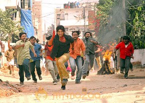 Desamuduru Movie Stills photo 41