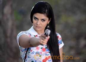 Dhanalakshmi Talupu Tadithey photo 3