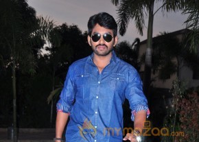 Evaru Donga Movie New Stills photo 11