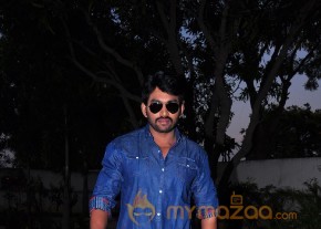 Evaru Donga Movie New Stills photo 4