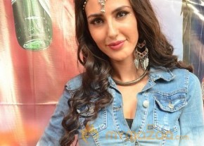 Farah Karimi Thikka Item Girl Hot Photos photo 11