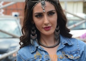 Farah Karimi Thikka Item Girl Hot Photos photo 21