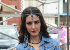 Farah Karimi Thikka Item Girl Hot Photos photo 23