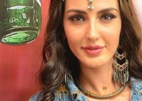 Farah Karimi Thikka Item Girl Hot Photos photo 26
